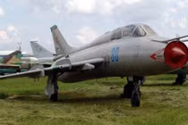 Hồ sơ chi tiết quá trình phát triển máy bay Su-17/22 (5)