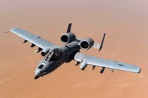 Cường kích A-10 bị 4 tên lửa SA-7 tấn công vẫn thoát