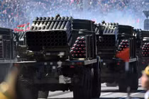 Dỗi Nga, Belarus mang siêu pháo Polonez sang TQ bắn thử