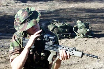 Vì sao ngày càng nhiều nước mê mẩn súng bullpup?