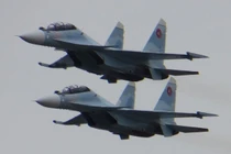 Vừa kêu giảm xung đột, máy bay Nga ồ ạt kéo vào Armenia: Khó hiểu!