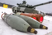 Bật mí sức mạnh sư đoàn xe tăng T-80 bảo vệ Moscow