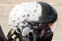 Mũ bay của F-35 giá 400.000 USD chứa đầy công nghệ viễn tưởng