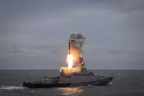 Nhà máy đóng Gepard cho Việt Nam hạ thủy tàu chiến mới