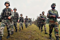 Lính Trung - Ấn đánh nhau đẫm máu ở biên giới: Chiến tranh cận kề