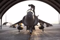 Mổ xẻ chiến đấu cơ có "1-0-2" tham chiến chống IS