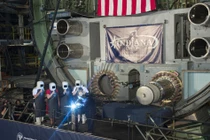 Toàn cảnh khởi đóng tàu ngầm Virginia thứ 16 của Mỹ