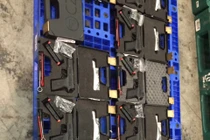 Soi loại súng quân dụng bị bắt giữ ở Tân Sơn Nhất