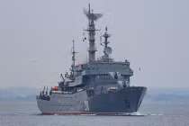 Ảnh hiếm tàu huấn luyện bí ẩn Smolny của Nga