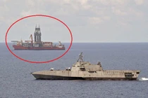 Tàu chiến 3 thân Mỹ áp sát giàn khoan Malaysia, Biển Đông thêm căng thẳng