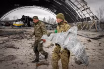 Mỹ ráo riết thu mua vũ khí để hỗ trợ Ukraine