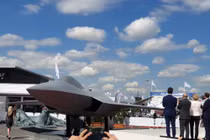 Cận cảnh máy bay thế hệ thứ 5 của châu Âu: Hệt F-22 Mỹ!