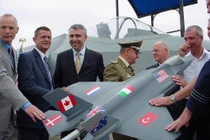 Truyền thông Mỹ tố cáo chương trình F-35 là "vụ lừa đảo thế kỷ"