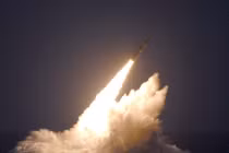 Kinh hoàng độ chính xác của tên lửa đạn đạo Trident II Mỹ