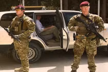 Hải quân Anh vứt bỏ súng nội, tin dùng súng ngoại