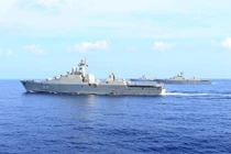 Cực hiếm cảnh 4 hộ vệ hạm Hải quân Việt Nam hội tụ trên Biển Đông
