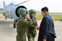 Dung nhan hai nữ phi công MiG-21 đầu tiên của Triều Tiên