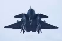 Soi bụng dàn máy bay chiến đấu của Trung Quốc