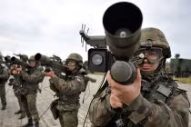 Tại sao tự vệ miền đông Ukraine có vũ khí liên minh NATO?