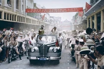 Hình ảnh lịch sử: Lãnh tụ Fidel Castro bật khóc khi thăm Quảng Trị