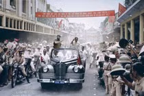 Hình ảnh lịch sử: Lãnh tụ Fidel Castro bật khóc khi thăm Quảng Trị