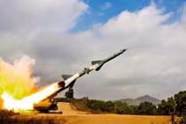 Pháo đài bay B-52 đầu tiên bị Việt Nam bắn rơi đầu tiên khi nào?