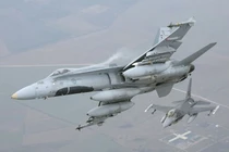 Cận cảnh tiêm kích NATO tuần tiễu sát nách Nga