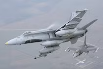 Cận cảnh tiêm kích NATO tuần tiễu sát nách Nga