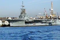 Tàu sân bay độc nhất của Brazil bị nứt thân