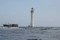 Trung Quốc lại xây 2 hải đăng trái phép ở quần đảo Hoàng Sa