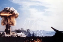 Kinh ngạc 7 vũ khí quái dị nhất mọi thời đại