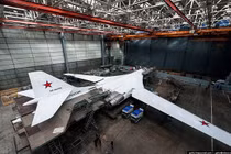 Cận cảnh dây chuyền nâng cấp “pháo đài bay” Tu-160 Nga