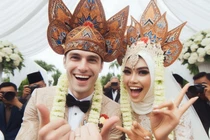 Choáng với kiểu kết hôn chớp nhoáng, chia tay trong tuần ở Indonesia