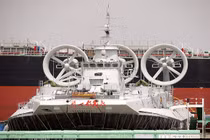 Ukraine bị Nga “đá” khỏi thương vụ tàu đệm khí Zubr?