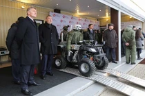 Robot chiến đấu tương lai Nga mang...tên lửa đạn đạo?