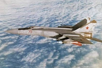 Cảnh tượng bất ngờ trong cabin tiêm kích nhanh nhất thế giới