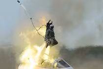 Cách ghế phóng thoát hiểm cứu sống phi công chỉ trong 4 giây