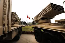 Hàng loạt pháo phản lực Trung Quốc “đổ” vào Peru