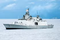 Hải quân Ấn Độ vội vã điều chiến hạm "khủng" tới Biển Đông làm gì?