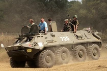 Bulgaria "xuống tiền" mua xe bọc thép Tây: Gần 800 BTR-60 lên đường!