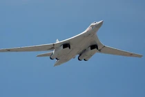 Oanh tạc cơ Tu-160 Nga định vị bằng các vì sao