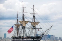 Chán tàu sân bay, Hải quân Mỹ tính đóng tàu nhỏ số lượng lớn