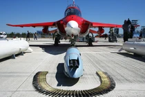 Mân mê dàn vũ khí "khủng" Nga - Kazakhstan ở triển lãm KADEX