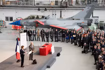 UAE thể hiện đẳng cấp khi “vung tiền” mua 80 tiêm kích khủng