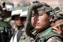 Điều ít ai ngờ về mặt nạ quân dụng của binh lính