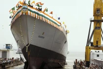 Tàu khu trục Vishakhapatnam của Ấn Độ đáng sợ cỡ nào?