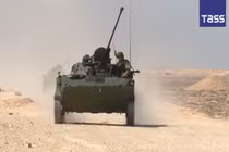 Mục kích lính dù Nga đổ bộ đường không ở Ai Cập