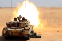 Siêu tăng Arjun hạ gục T-55 chỉ bằng một phát bắn