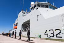 Những chiến hạm “quẻ ám” của Hải quân Canada