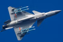 Gạ bán tiêm kích J-10, Trung Quốc "mượn" tay Pakistan chống lại Ấn Độ?